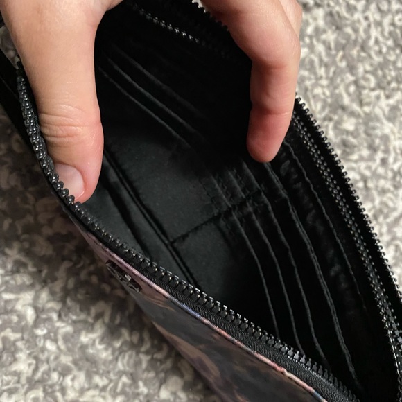 Lululemon double zip wristlet - Picture 2 of 4